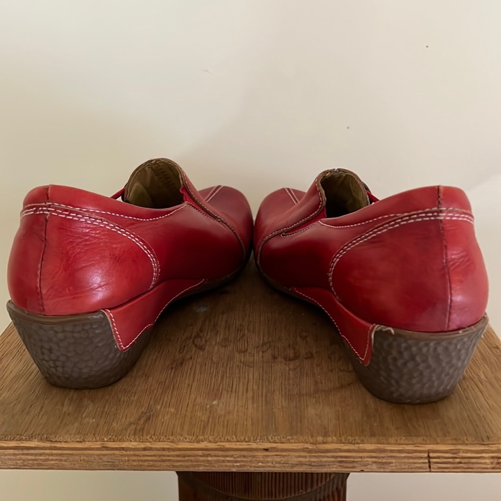 Very comfy low, wedge